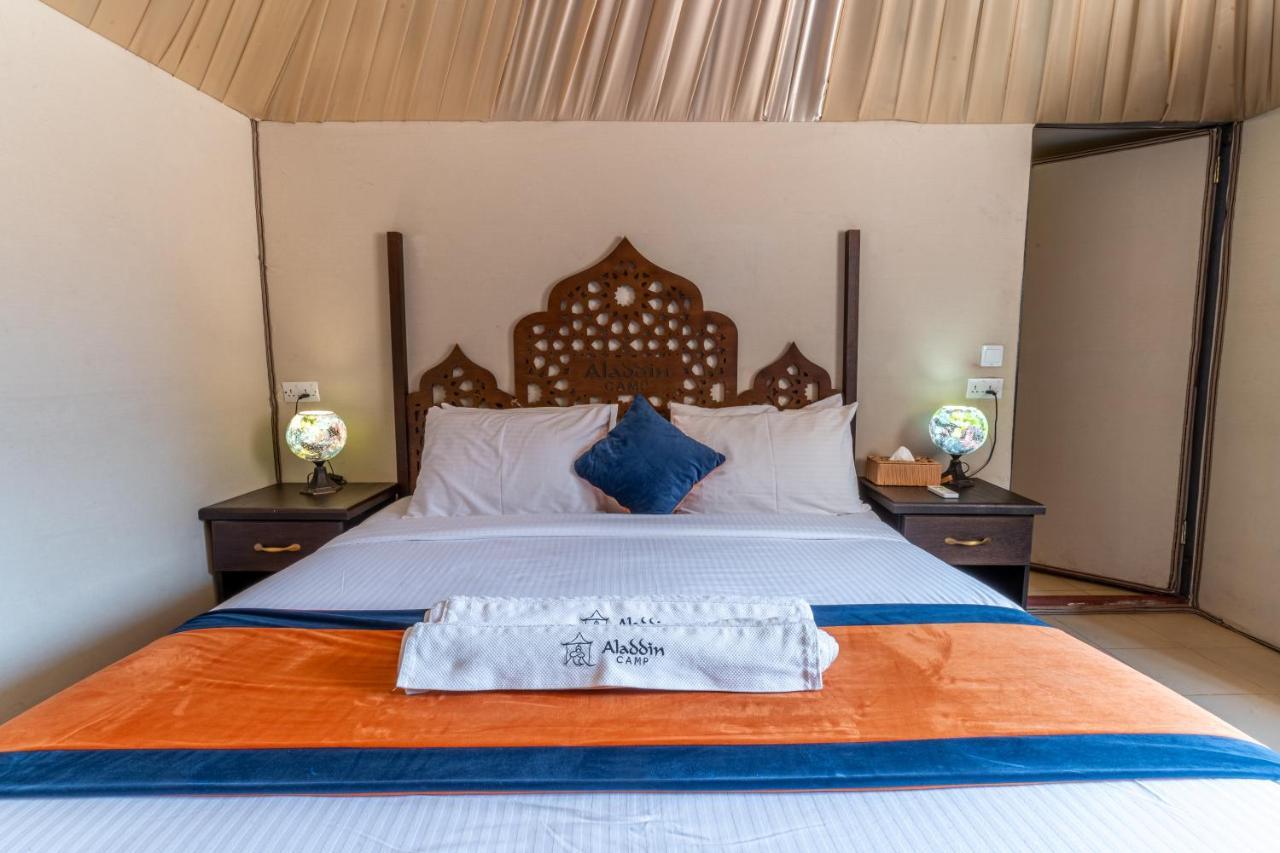 Hotel Aladdin Camp Wadi Rum Esterno foto