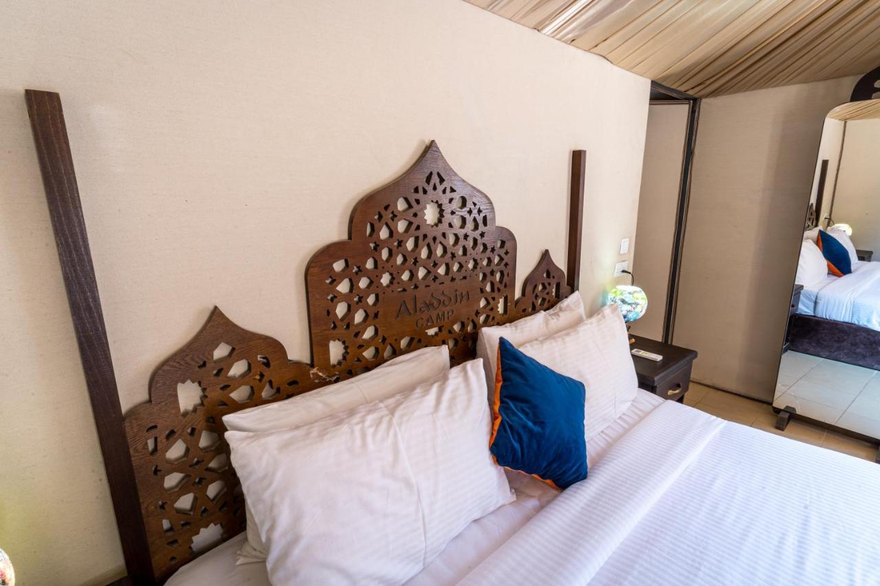 Hotel Aladdin Camp Wadi Rum Esterno foto
