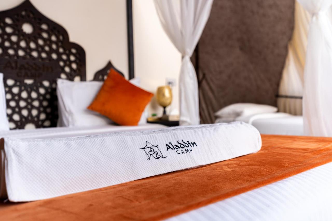 Hotel Aladdin Camp Wadi Rum Esterno foto
