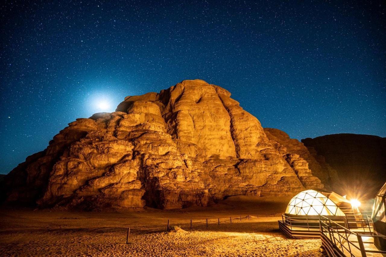 Hotel Aladdin Camp Wadi Rum Esterno foto