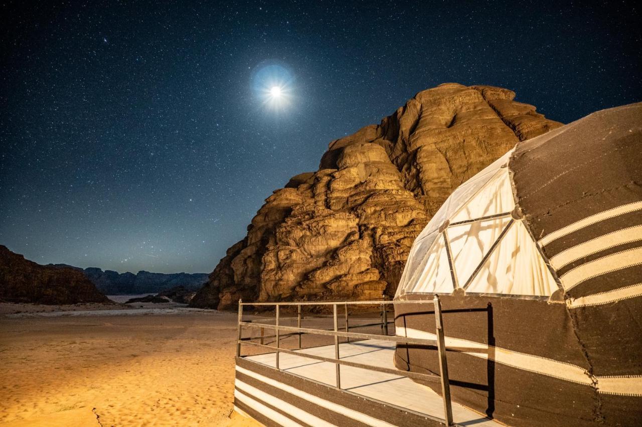 Hotel Aladdin Camp Wadi Rum Esterno foto