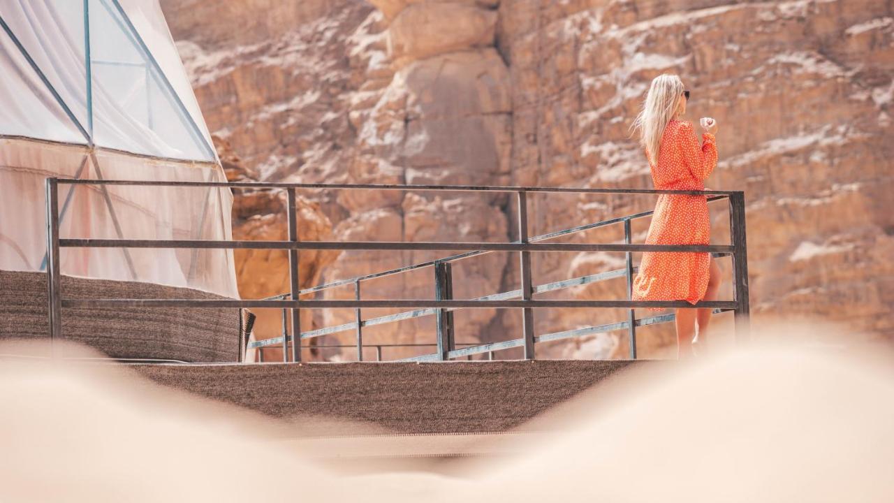 Hotel Aladdin Camp Wadi Rum Esterno foto