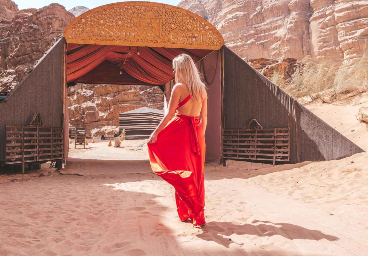 Hotel Aladdin Camp Wadi Rum Esterno foto