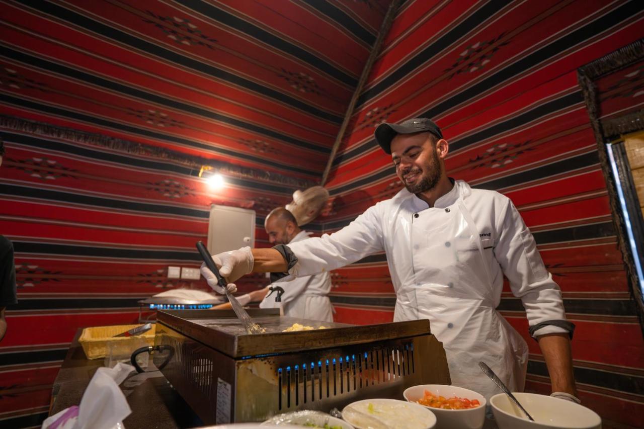 Hotel Aladdin Camp Wadi Rum Esterno foto