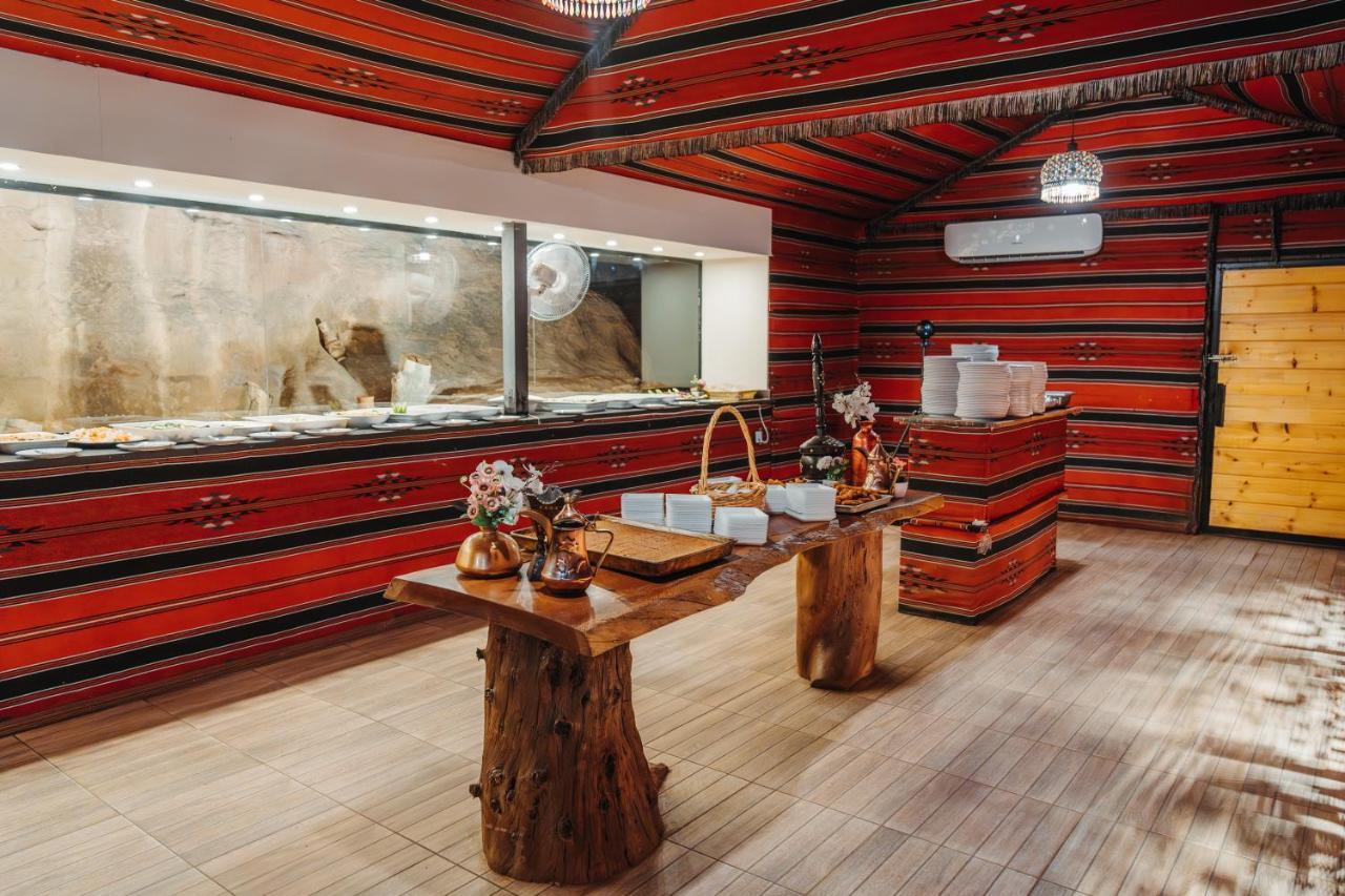 Hotel Aladdin Camp Wadi Rum Esterno foto