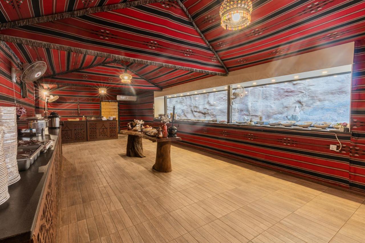 Hotel Aladdin Camp Wadi Rum Esterno foto