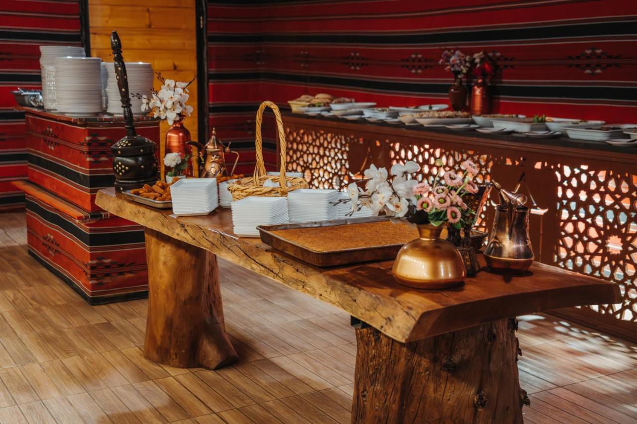 Hotel Aladdin Camp Wadi Rum Esterno foto