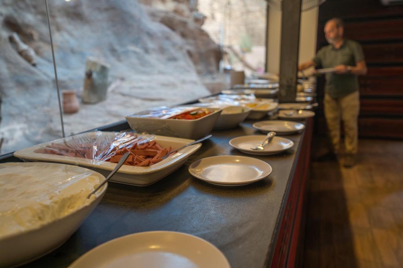 Hotel Aladdin Camp Wadi Rum Esterno foto